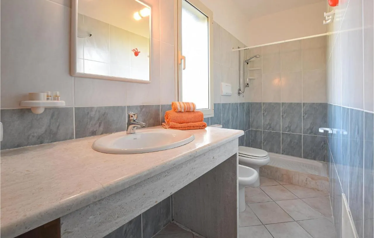 別荘 Lovely Home In Orosei With Kitchen
